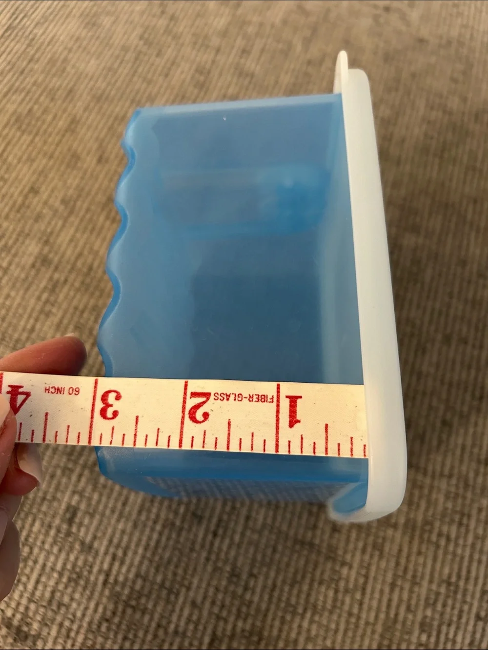 Tupperware FridgeSmart Small container light blue square with white lid & vents
